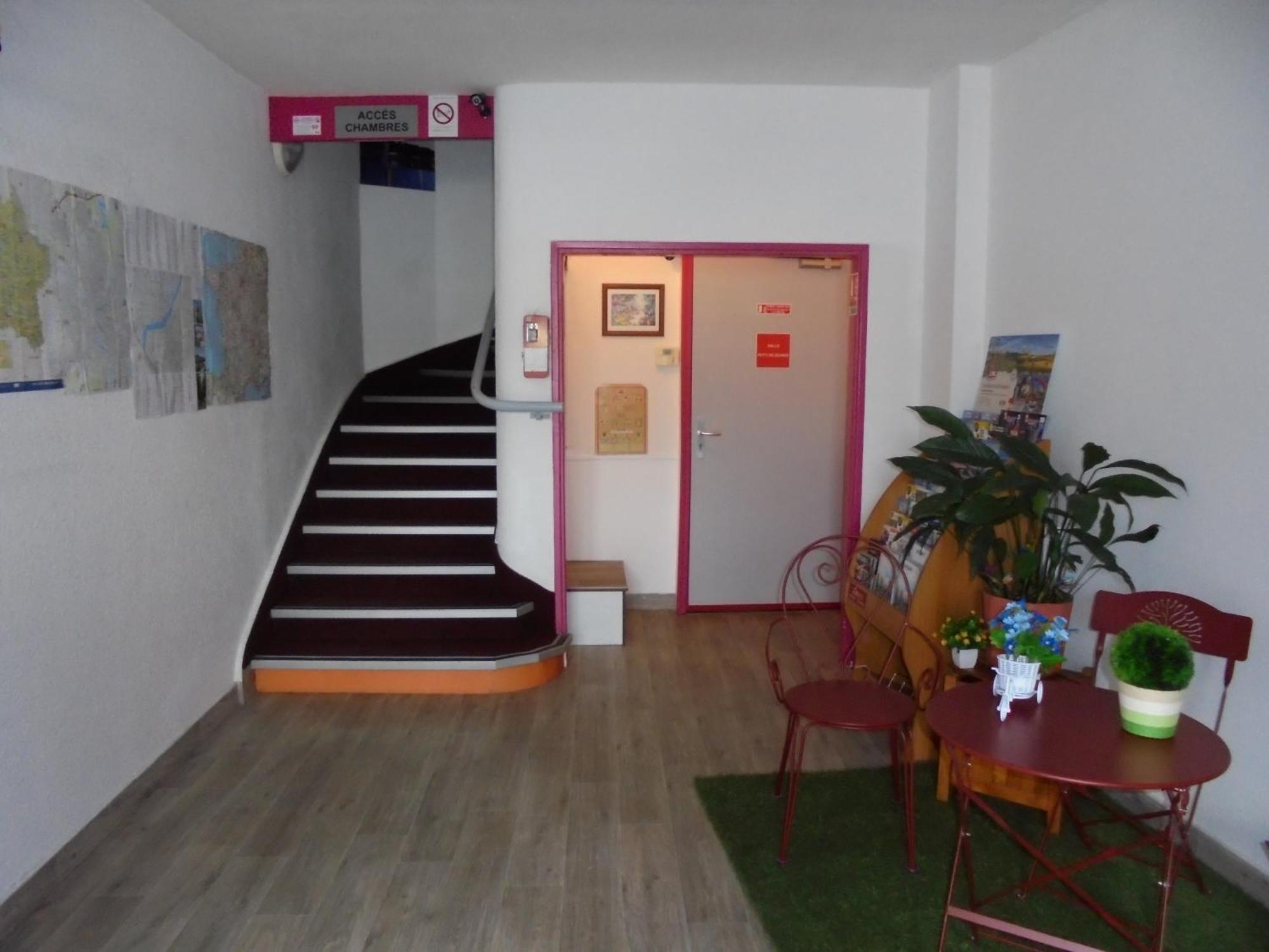 Hotel De La Gare Montluçon Buitenkant foto